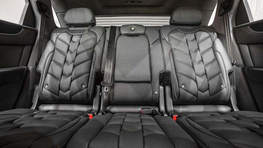 Интерьер Bentley Bentayga Le Mans Edition by Project Kahn 2017 года  (фото 5 из 9)